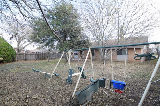 Building Photo - 3311 Johnson Dr