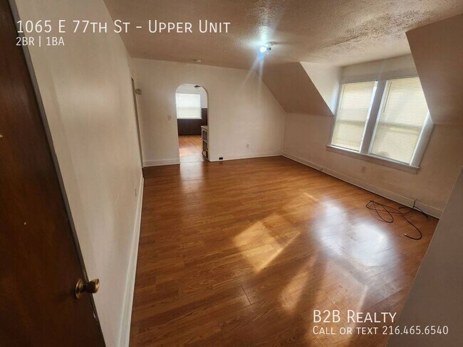 Building Photo - 1065 E 77th St