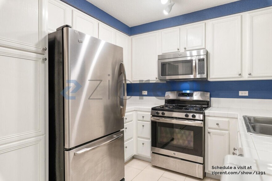 Building Photo - 180 Caldecott Ln