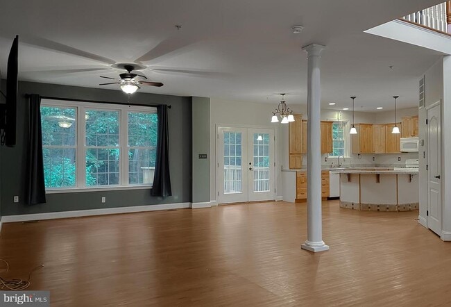 Building Photo - 46230 Sylvan Ct