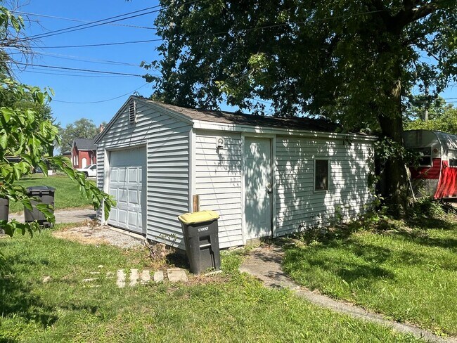 Building Photo - 2210 Oliver St