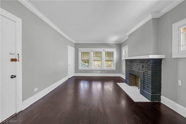 Building Photo - 1353 Phelps Ave