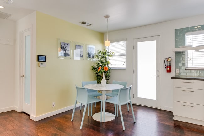 Building Photo - 52 Paloma Ave