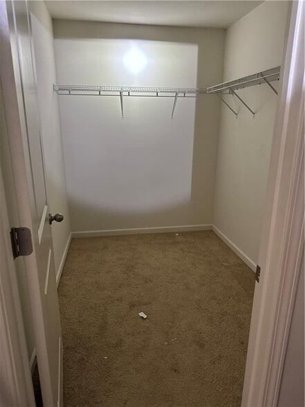 Building Photo - 6410 Kennonbriar Ct