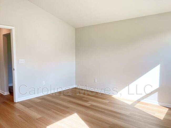 Building Photo - 121 Braxton Dr