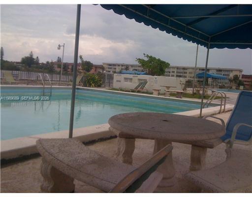 Building Photo - 1351 NE Miami Gardens Dr