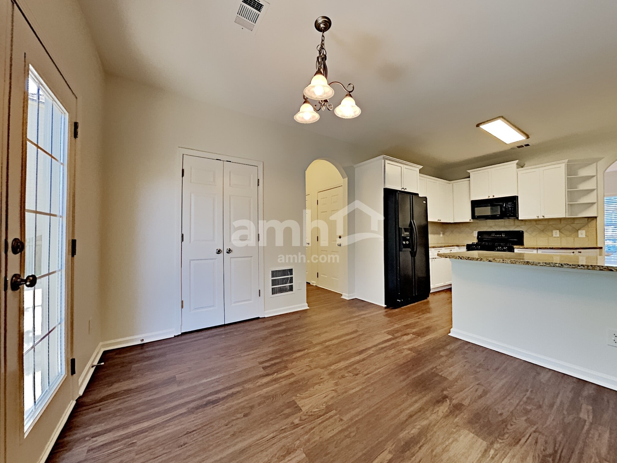 Building Photo - 488 Lincolnwood Ln