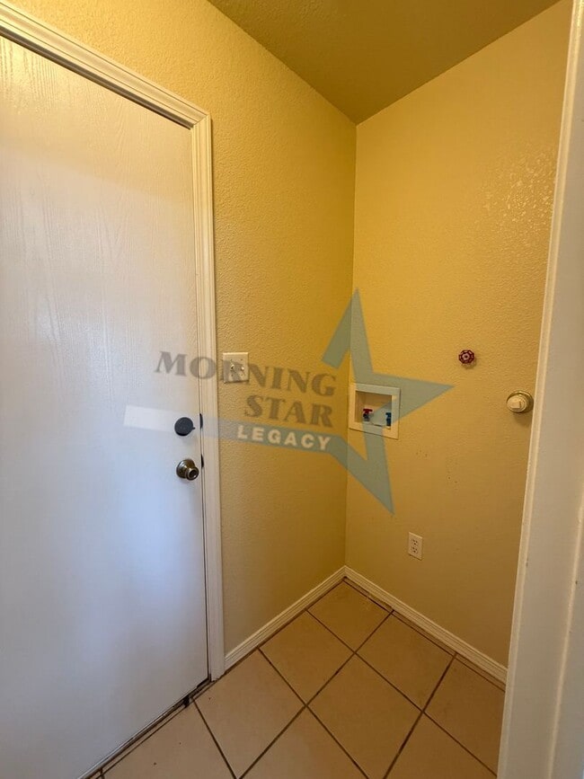 Building Photo - JUST REDUCED - 4-Bedroom Home!