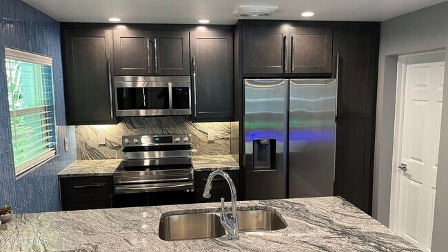 Building Photo - 236 N Keech St