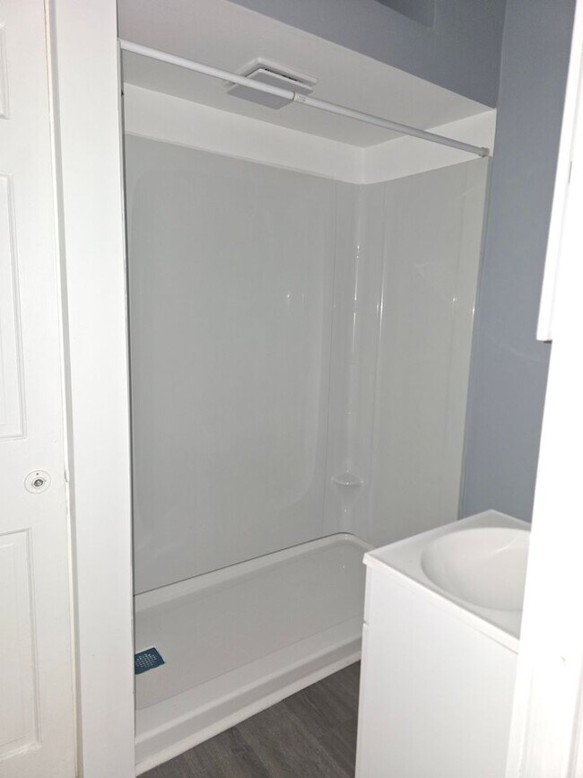 Building Photo - 809-811 W. Linden Street