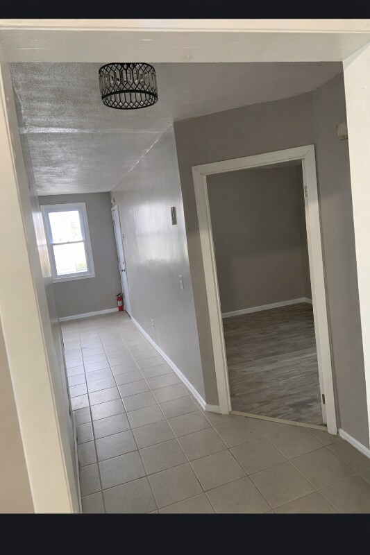 Building Photo - 52 Hilton St