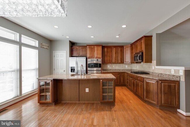 Building Photo - 1739 Theale Way