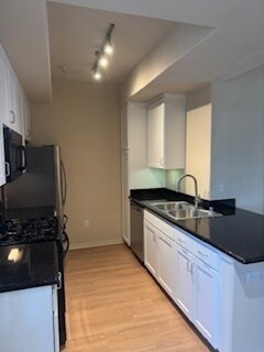 Building Photo - 4060 Glencoe Ave