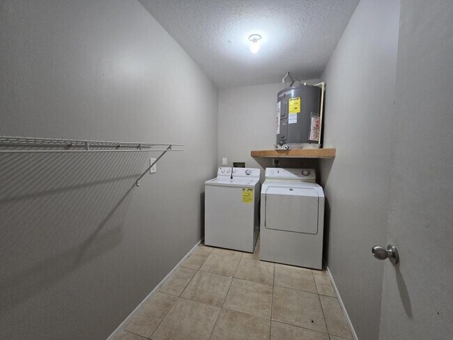 Building Photo - 12367 Linden Dr