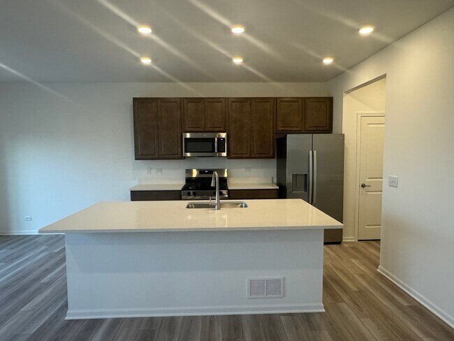 Building Photo - 2605 Dundee Dr