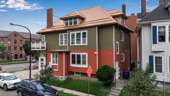 Building Photo - Furnished 1-Bedroom Apartment on Glendale Pl