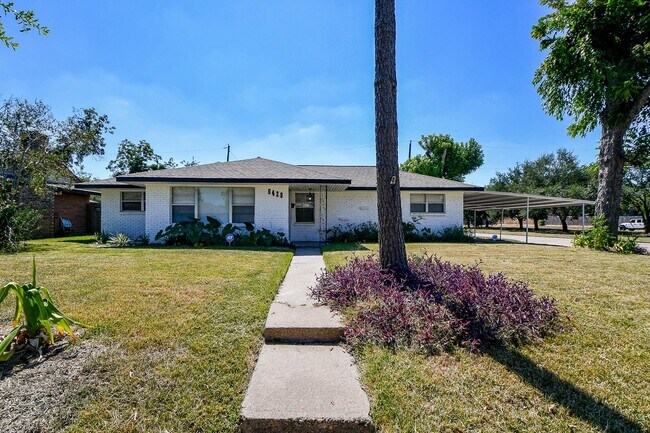 Primary Photo - 5429 De Lange Ln