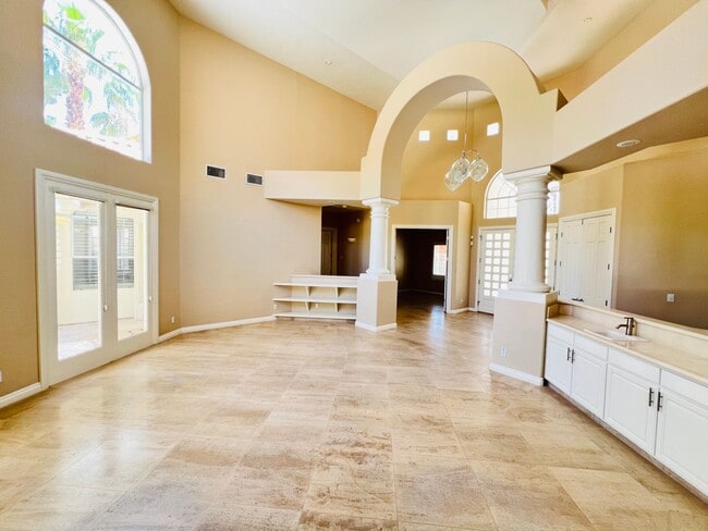 Building Photo - 10 Oaks Guard gated community