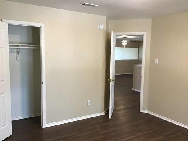Building Photo - 4706 Buescher Ct