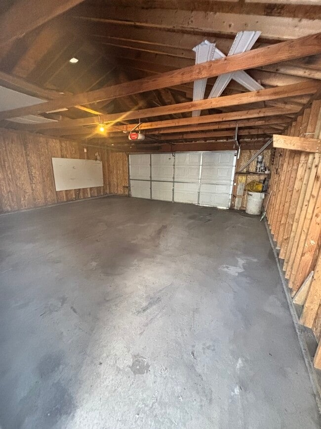 Building Photo - 713 E 144th St