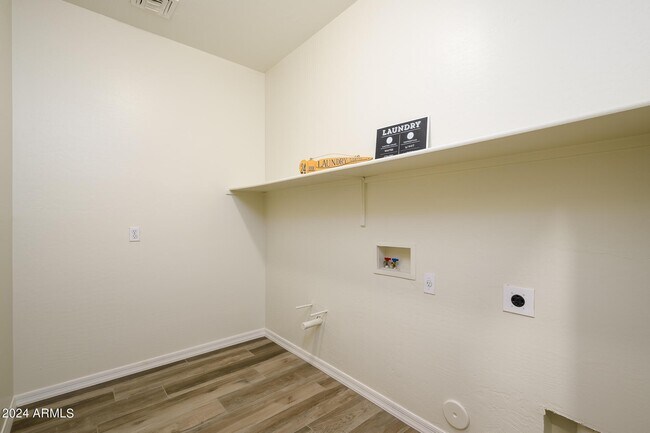 Building Photo - 17618 W Crocus Dr