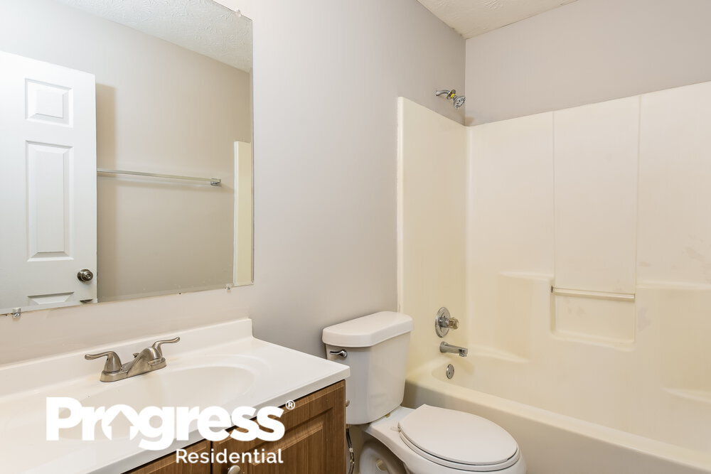 Building Photo - 145 S Barbara Ln