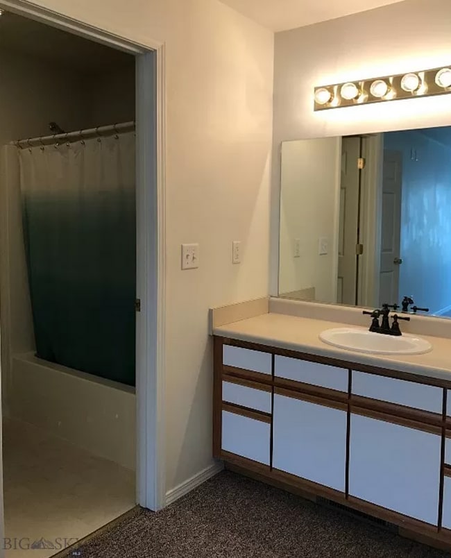 Building Photo - 3 Bedroom Apartment in Bozeman!