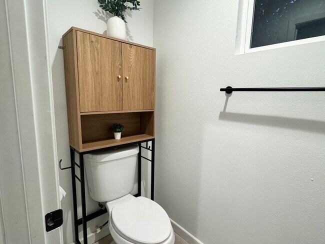 Building Photo - 297 Mildred St