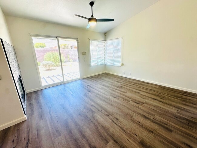 Building Photo - 78780 Birchcrest Cir