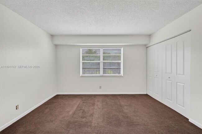 Building Photo - 3100 W Rolling Hills Cir