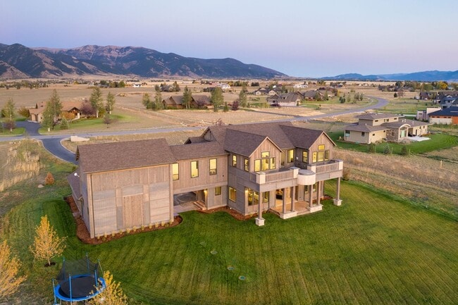 Building Photo - One of a Kind Custom Built Home for Rent in Gallatin Valley!