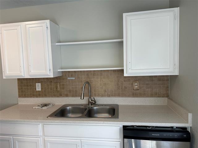 Building Photo - 506 Red Oak Dr