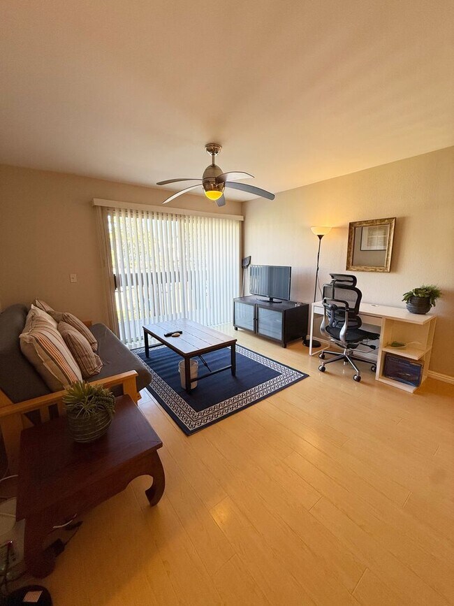 Building Photo - Beautiful 2 Bed/2 Bath Condo for Rent in Mission Verde!