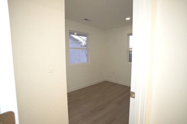 Building Photo - 1258 Idaho St