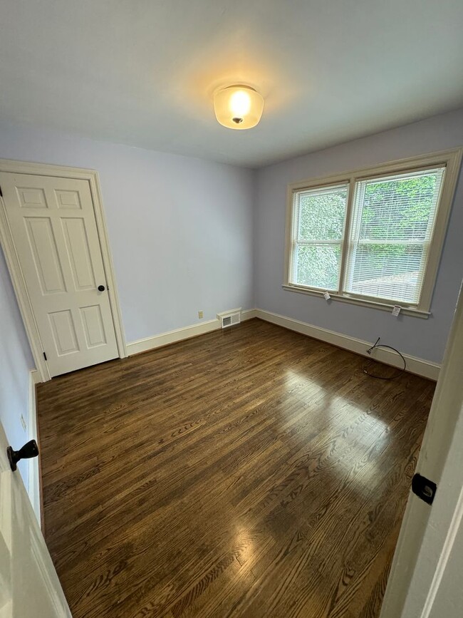 Building Photo - Beautifully Remodeled 4-Bedroom Home with ...