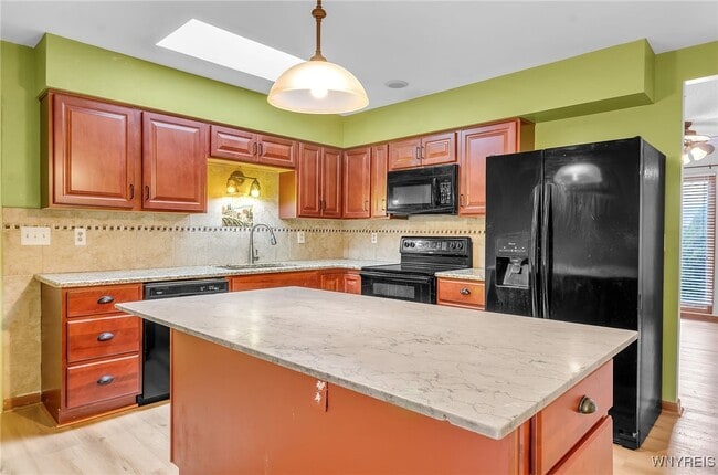 Building Photo - 9400 Wehrle Dr