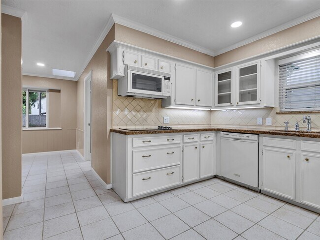 Building Photo - 6702 Moccasin Bend Dr