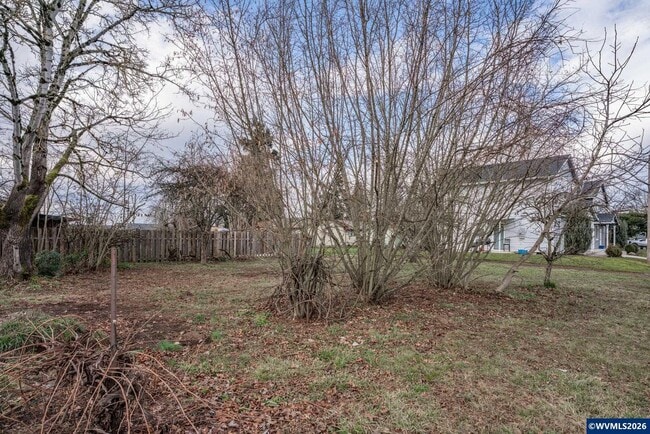 Building Photo - Fully Remodeled 2 Bedroom on a corner lot!