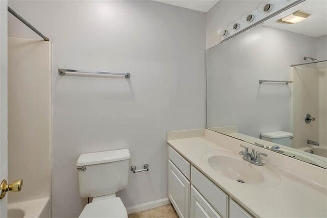 Building Photo - 202 Nell Leone Dr