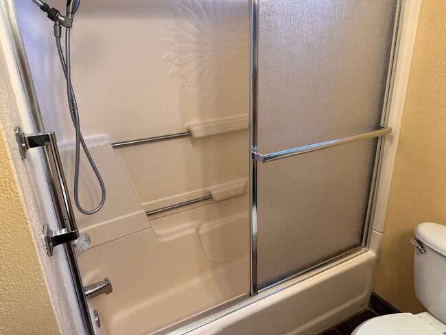 Building Photo - Sunny Fieldbrook 2/1 Stand Alone House – Cat Friendly