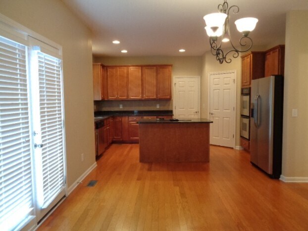 Building Photo - 319 Forest Bend Dr