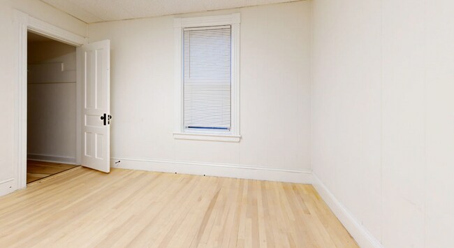 Building Photo - 18 Elizabeth St