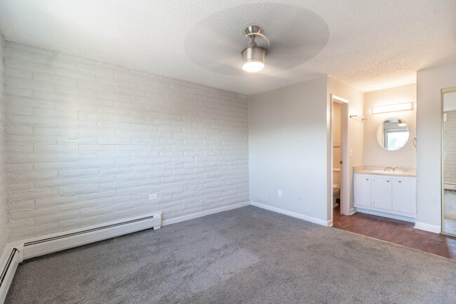 DSC03967 - Creekside