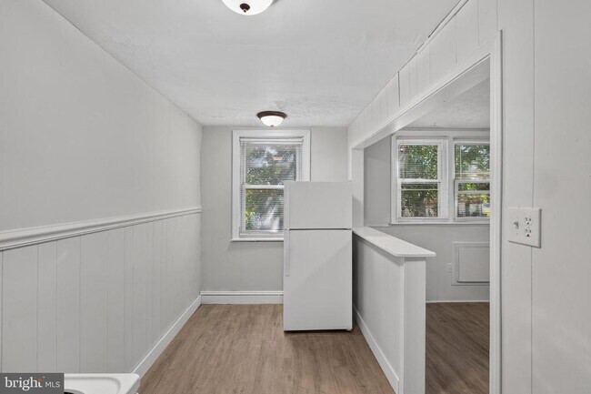 Building Photo - 243 W 22nd St