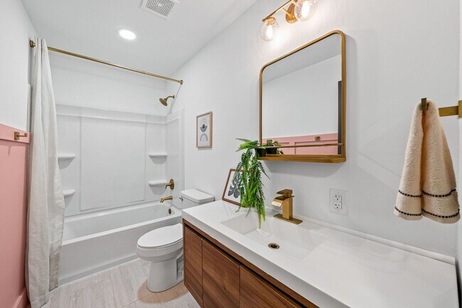 Building Photo - 610 Ford St