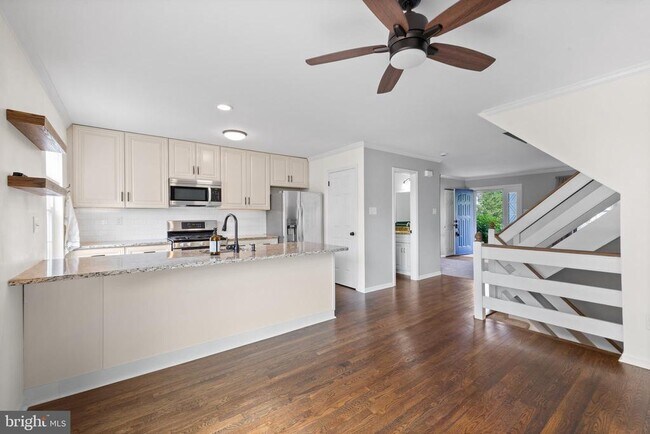 Building Photo - 328 Countryside Ct