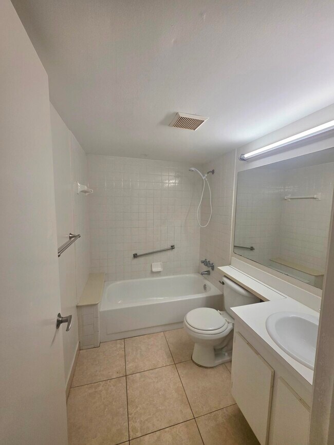 Building Photo - 202 Foxtail Dr