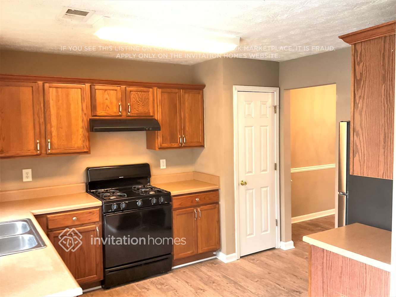 Building Photo - 8320 Somerset Way