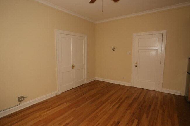 Building Photo - 4349 N Damen
