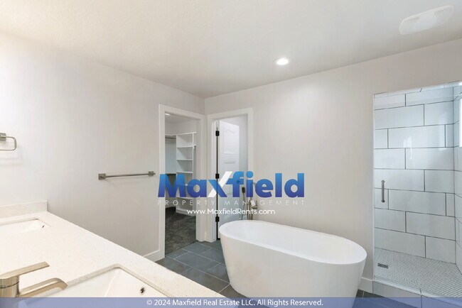 Building Photo - MODERN TWIN HOME - 4 BD 3.5 BA 2 GA - EV Friendly North Sale Lake /Bountiful Area